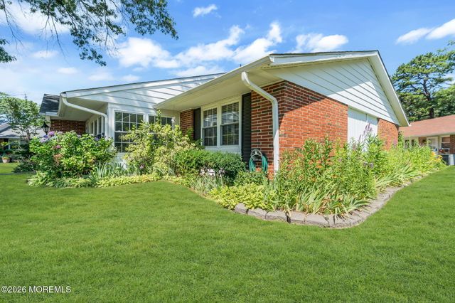 455B Portsmouth Drive, Lakewood, NJ 08701