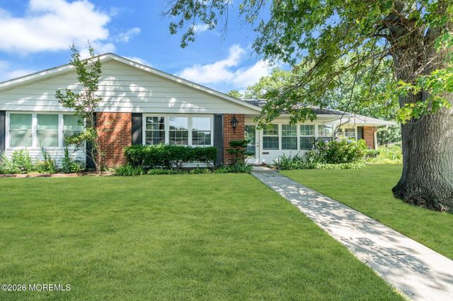 455B Portsmouth Drive, Lakewood, NJ 08701