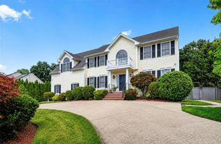 5 Lincoln Meadows Drive, Lincoln, RI 02865