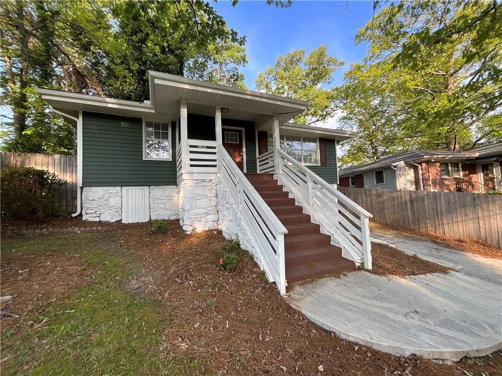 136 Victor Circle NW, Atlanta, GA 30314