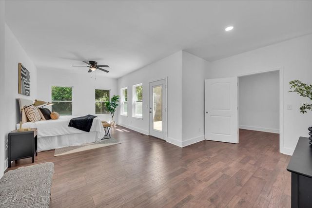 1736 Barker RD, Columbia, TN 38401