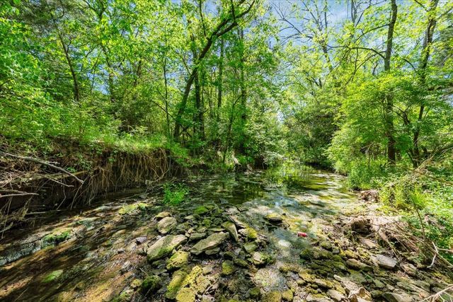 1736 Barker RD, Columbia, TN 38401