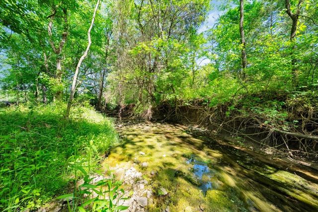 1736 Barker RD, Columbia, TN 38401