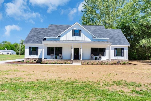 1736 Barker RD, Columbia, TN 38401