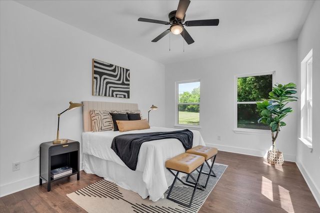 1736 Barker RD, Columbia, TN 38401