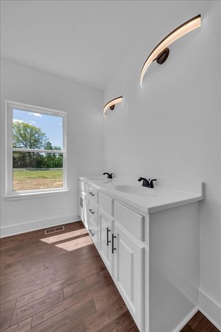 1736 Barker RD, Columbia, TN 38401