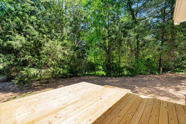 1736 Barker RD, Columbia, TN 38401