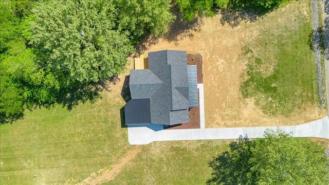 1736 Barker RD, Columbia, TN 38401