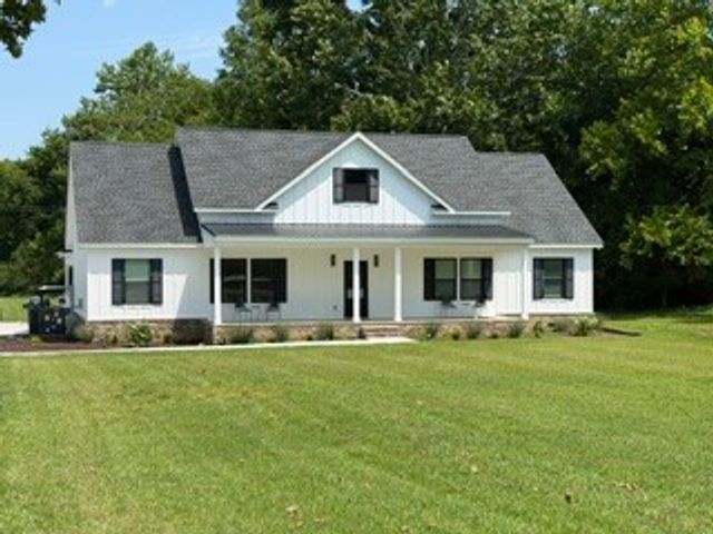 1736 Barker RD, Columbia, TN 38401
