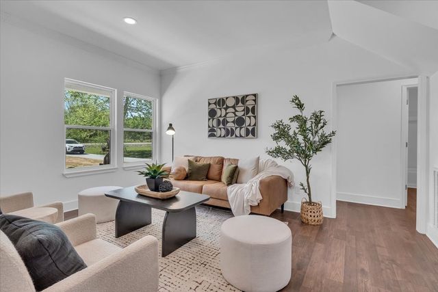 1736 Barker RD, Columbia, TN 38401