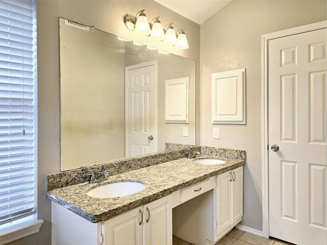 9215 Newkay Lane, Spring, TX 77379