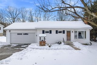 1287 W Pine Lake Road, Salem, OH 44460