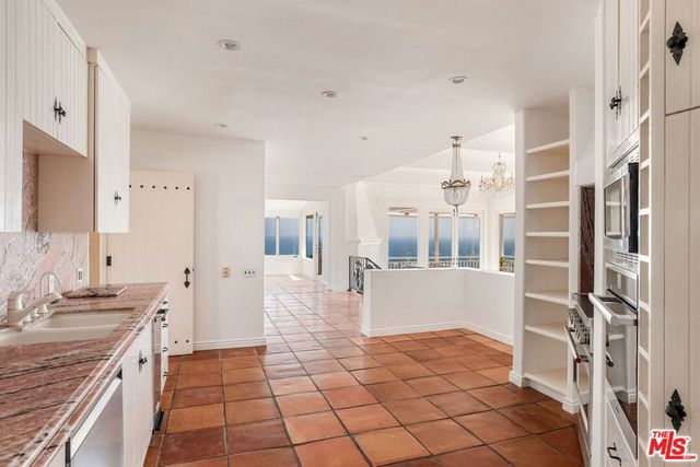 206 Bellino Drive, Los Angeles, CA 90272