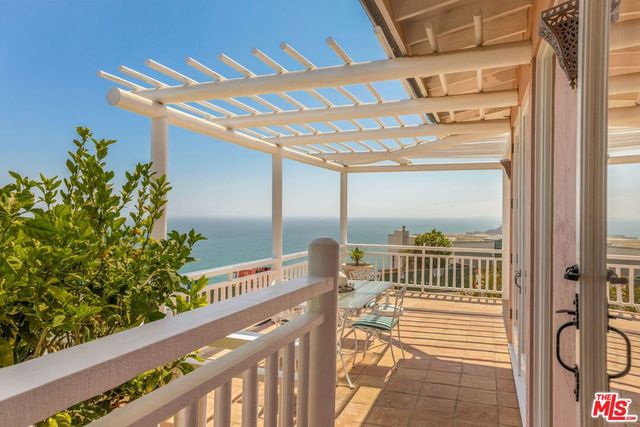 206 Bellino Drive, Los Angeles, CA 90272