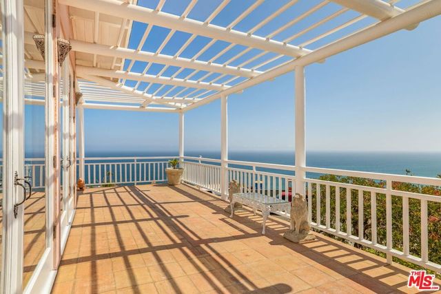 206 Bellino Drive, Los Angeles, CA 90272