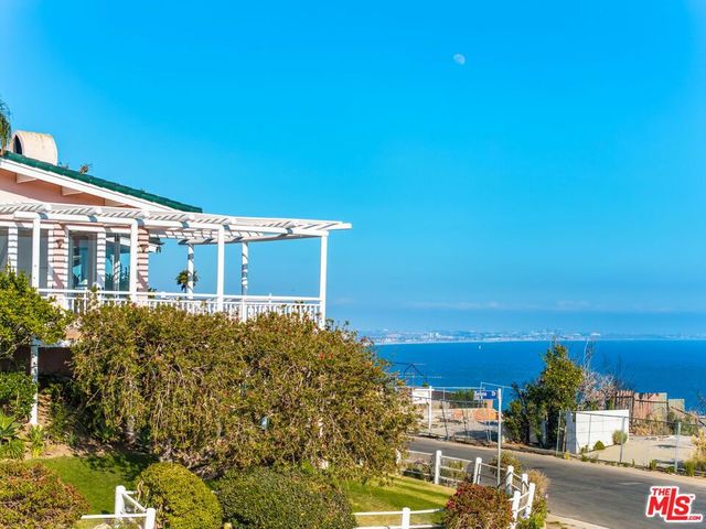 206 Bellino Drive, Los Angeles, CA 90272