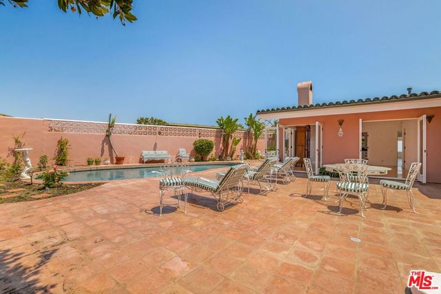 206 Bellino Drive, Los Angeles, CA 90272