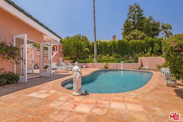 206 Bellino Drive, Los Angeles, CA 90272