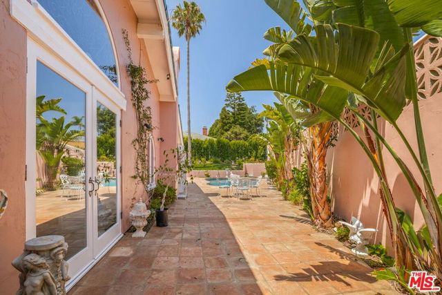 206 Bellino Drive, Los Angeles, CA 90272