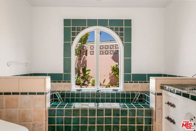 206 Bellino Drive, Los Angeles, CA 90272