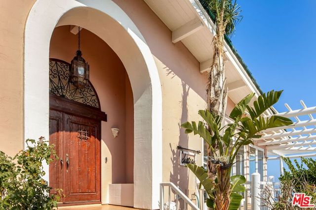 206 Bellino Drive, Los Angeles, CA 90272