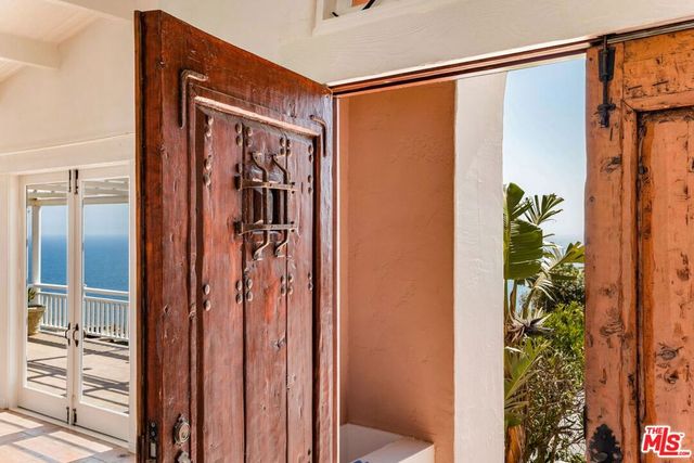 206 Bellino Drive, Los Angeles, CA 90272