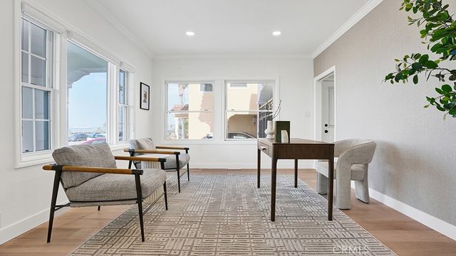 2747 E Ocean Boulevard, Long Beach, CA 90803