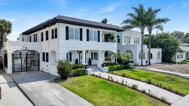 2747 E Ocean Boulevard, Long Beach, CA 90803