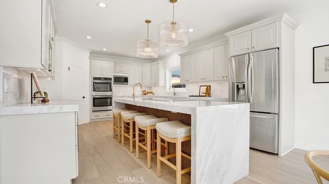 2747 E Ocean Boulevard, Long Beach, CA 90803