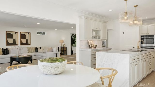 2747 E Ocean Boulevard, Long Beach, CA 90803
