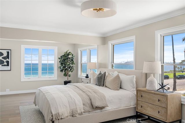2747 E Ocean Boulevard, Long Beach, CA 90803