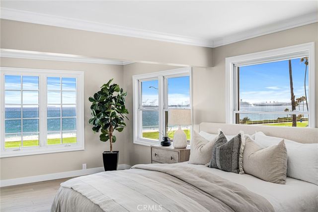 2747 E Ocean Boulevard, Long Beach, CA 90803