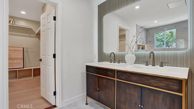 2747 E Ocean Boulevard, Long Beach, CA 90803