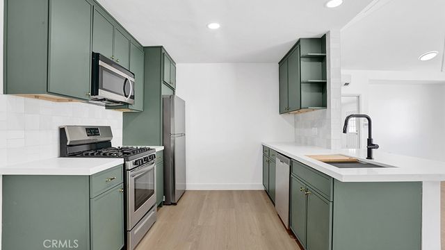 2747 E Ocean Boulevard, Long Beach, CA 90803