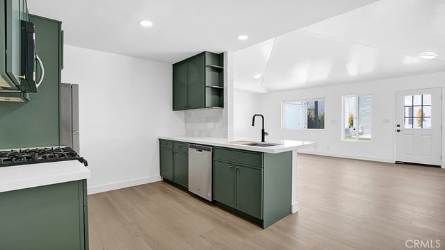 2747 E Ocean Boulevard, Long Beach, CA 90803