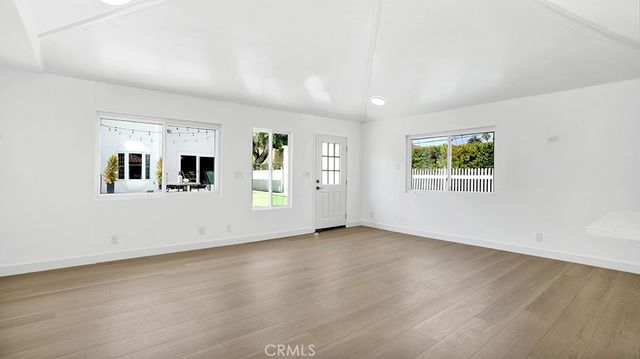 2747 E Ocean Boulevard, Long Beach, CA 90803
