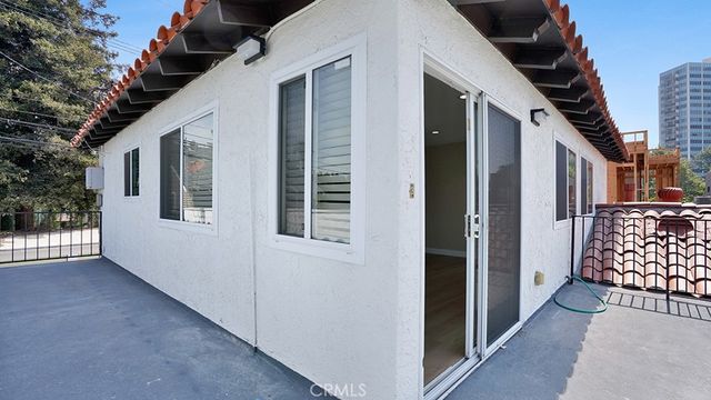 2747 E Ocean Boulevard, Long Beach, CA 90803