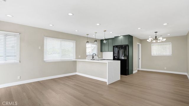 2747 E Ocean Boulevard, Long Beach, CA 90803