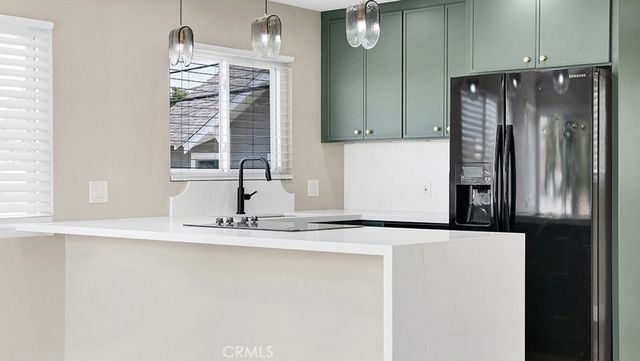 2747 E Ocean Boulevard, Long Beach, CA 90803