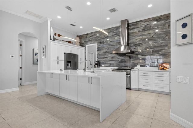 719 ISLEBAY DRIVE, Apollo Beach, FL 33572