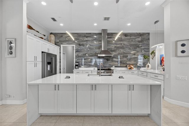 719 ISLEBAY DRIVE, Apollo Beach, FL 33572