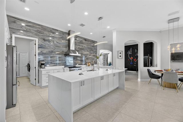 719 ISLEBAY DRIVE, Apollo Beach, FL 33572