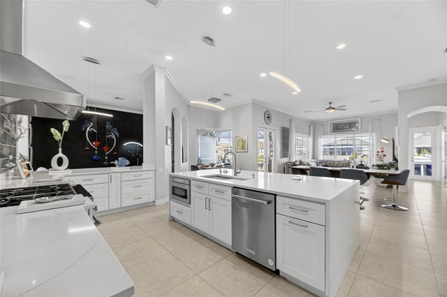 719 ISLEBAY DRIVE, Apollo Beach, FL 33572