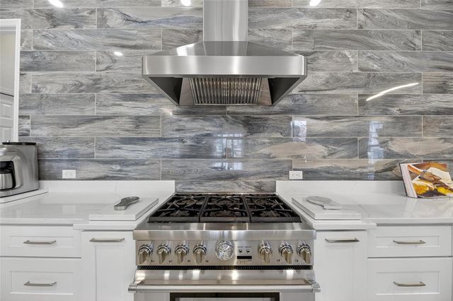 719 ISLEBAY DRIVE, Apollo Beach, FL 33572