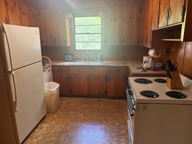 867 N County Road 9, Hartford, AL 36344