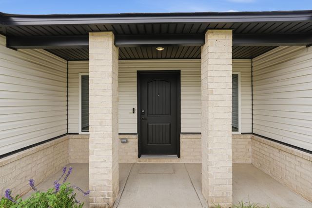 1375 Meadows Drive, Benton, AR 72019