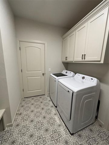 2509 Crystal Creek Drive, Yukon, OK 73099