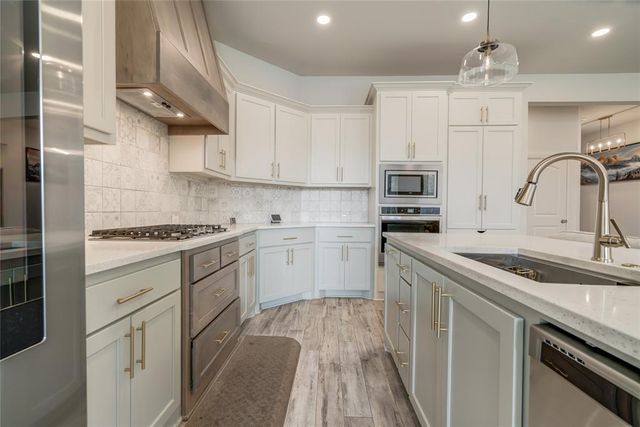 2509 Crystal Creek Drive, Yukon, OK 73099