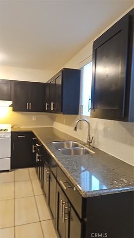 812 E 76th, Los Angeles, CA 90001