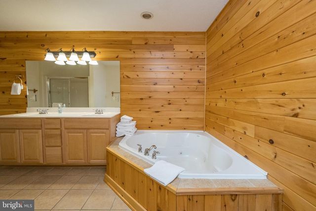 25 CEDAR SHORES DR, Mc Henry, MD 21541